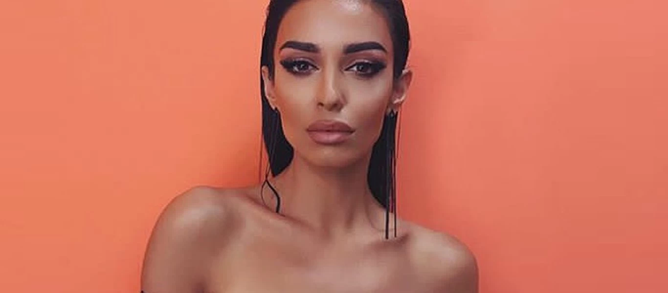 Ελένη Φουρέιρα: Ποζάρει με το λευκό της μπικίνι και «τρελαίνει» τον ανδρικό πληθυσμό (φωτο)